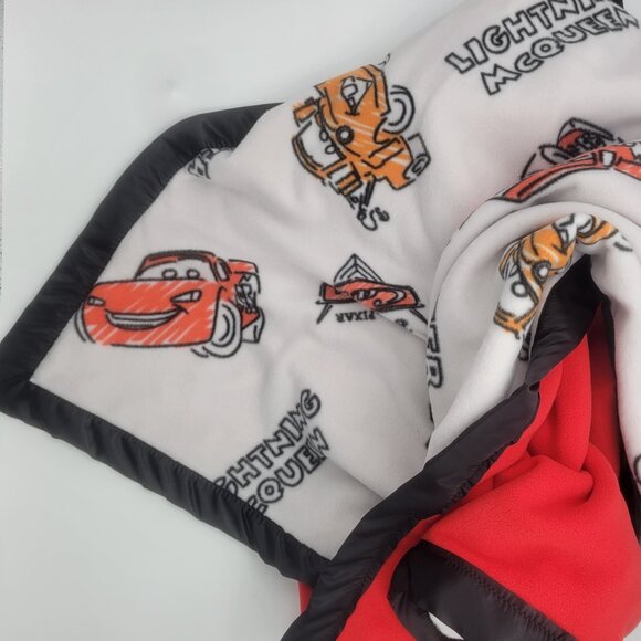 Beautiful Classic Lightning McQueenCars Fleece Unisex KidsBlanket 62 x 64.